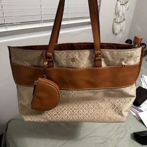 Tommy Hilfiger Tan and Cream Signature Tote with Coin Pouch